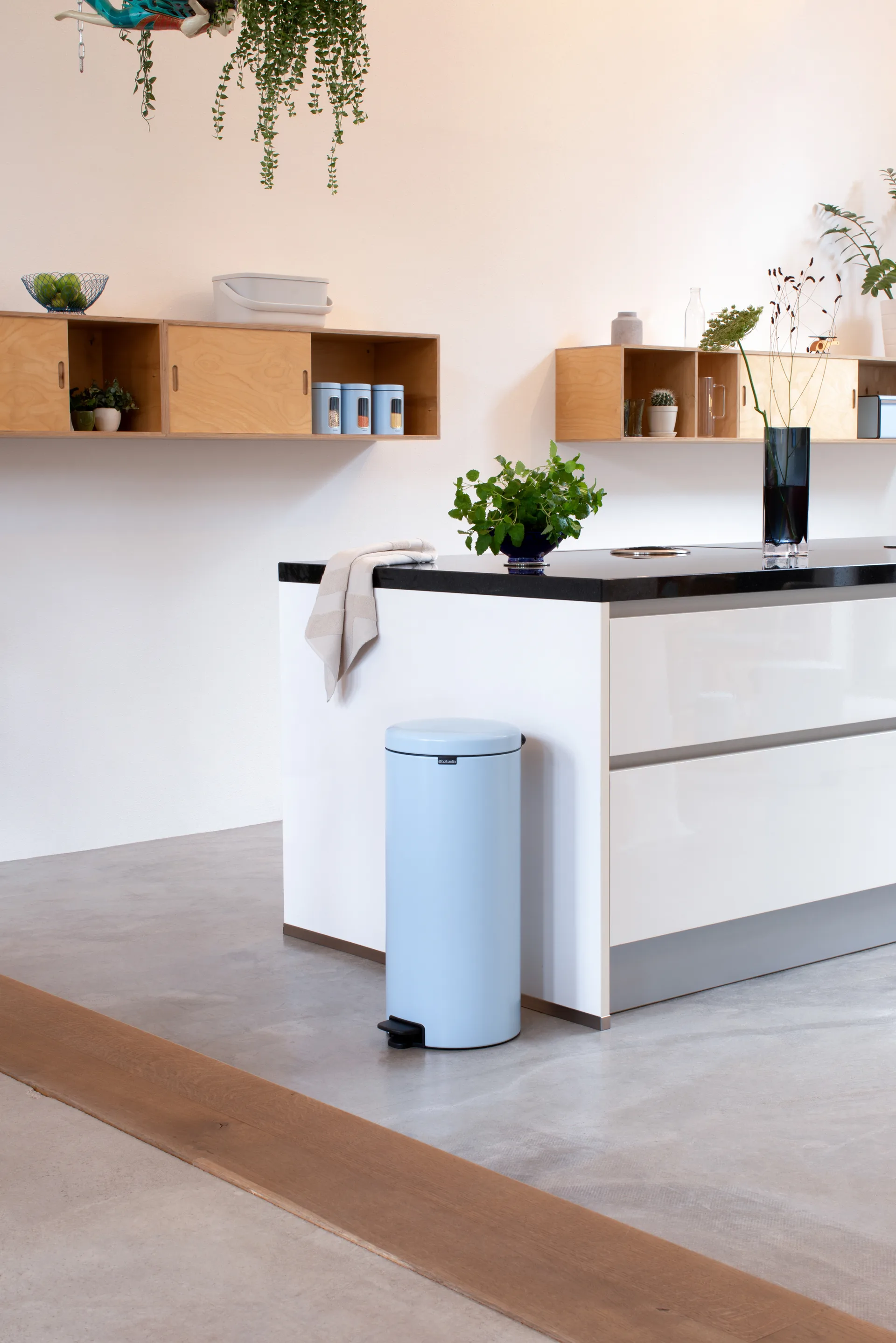 Cubo de pedal new Icon 30L, Dreamy blue Brabantia