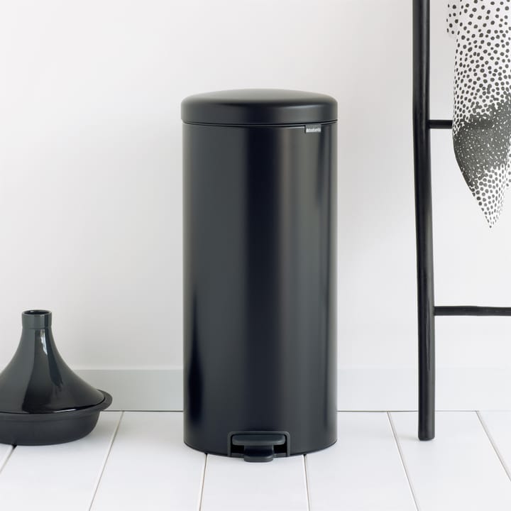 Cubo de pedal new Icon 30L - matt black (negro) - Brabantia