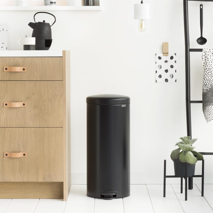 Cubo de pedal new Icon 30L, matt black (negro) Brabantia