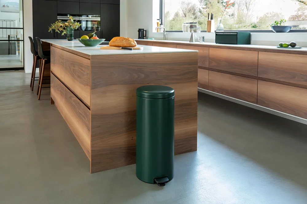Cubo de pedal new Icon 30L, Pine green Brabantia