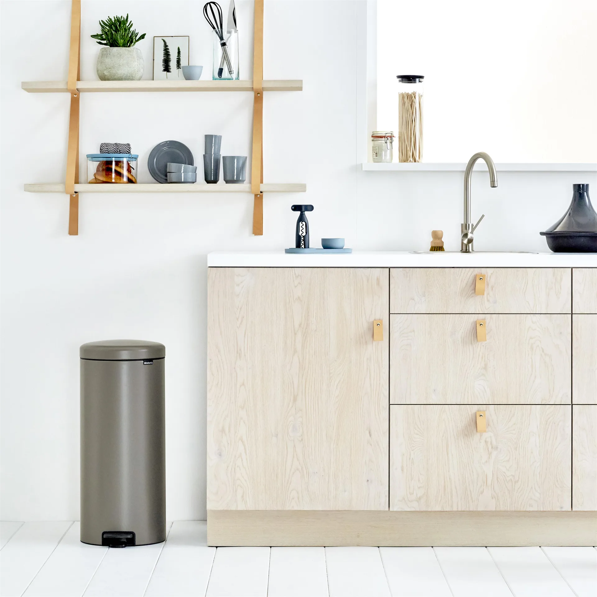 Cubo de pedal new Icon 30L, platino Brabantia