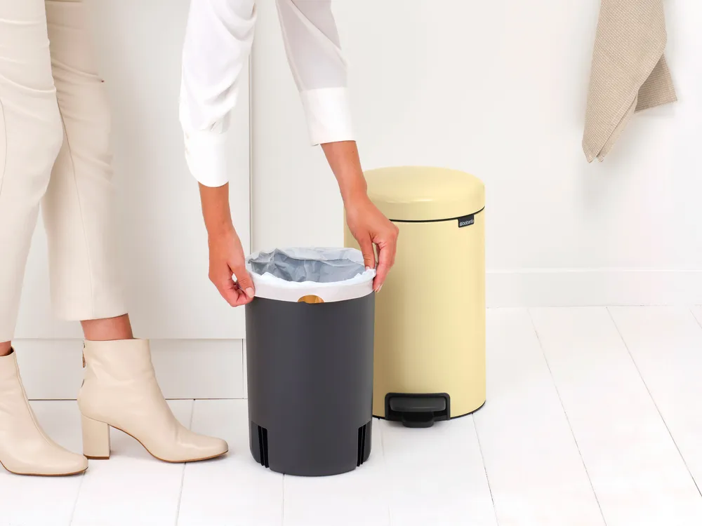 Cubo de pedal newIcon 12L, Mellow Yellow Brabantia