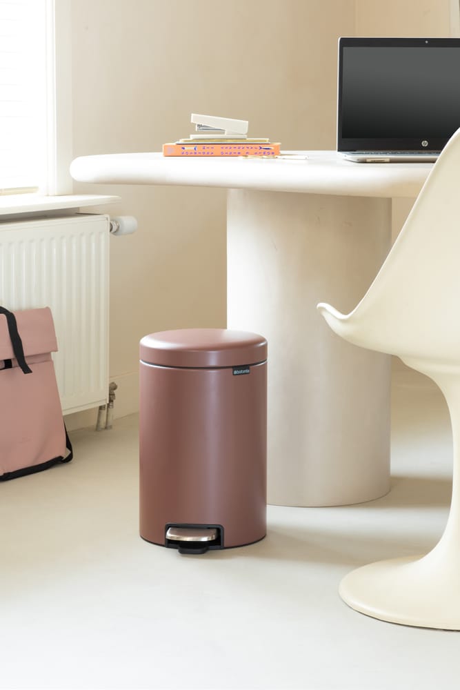 Cubo de pedal newIcon 12L, Satin Taupe Brabantia