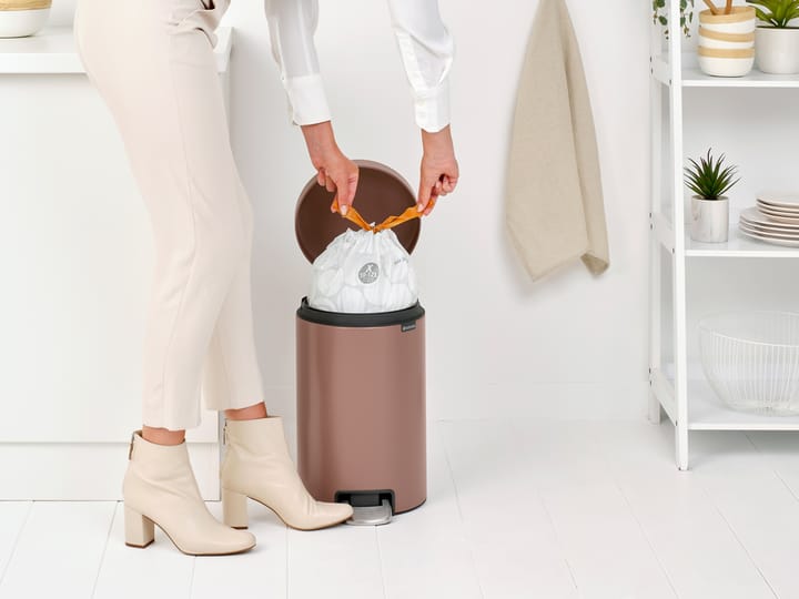 Cubo de pedal newIcon 12L, Satin Taupe Brabantia
