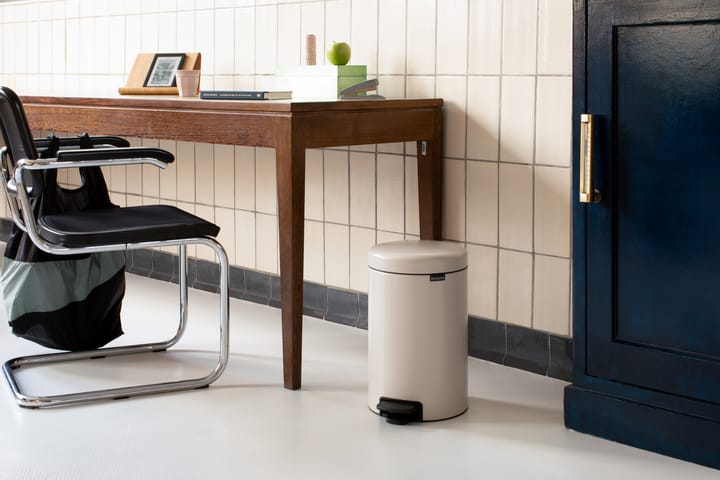 Cubo de pedal newIcon 12L, Soft beige Brabantia