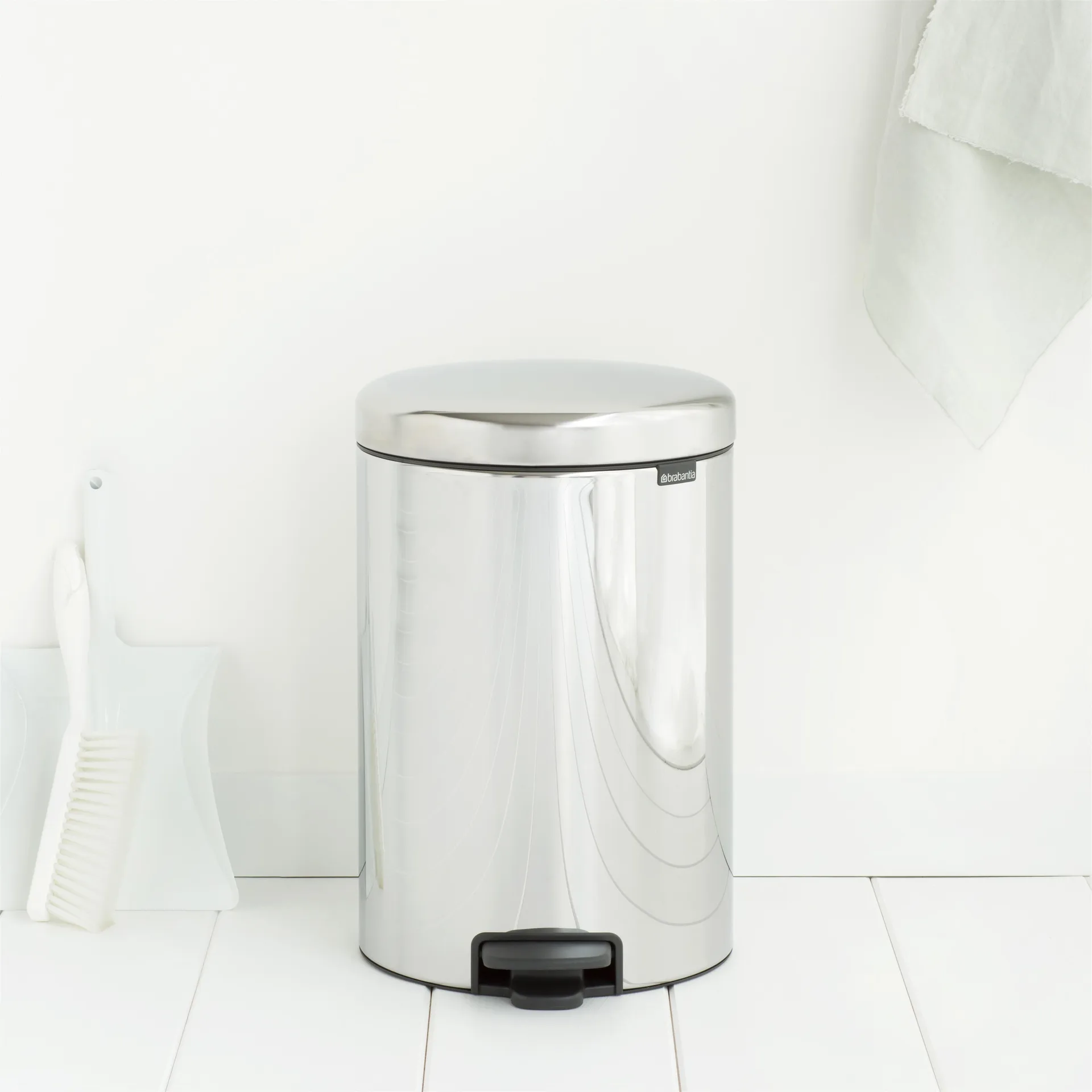 Cubo de pedal newIcon 20L, Brilliant steel Brabantia