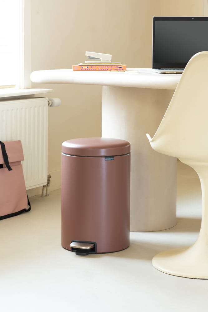 Cubo de pedal newIcon 20L, Satin Taupe Brabantia