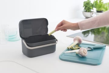 Cubo para restos de comida Sinkside 13x22 cm - gris oscuro - Brabantia