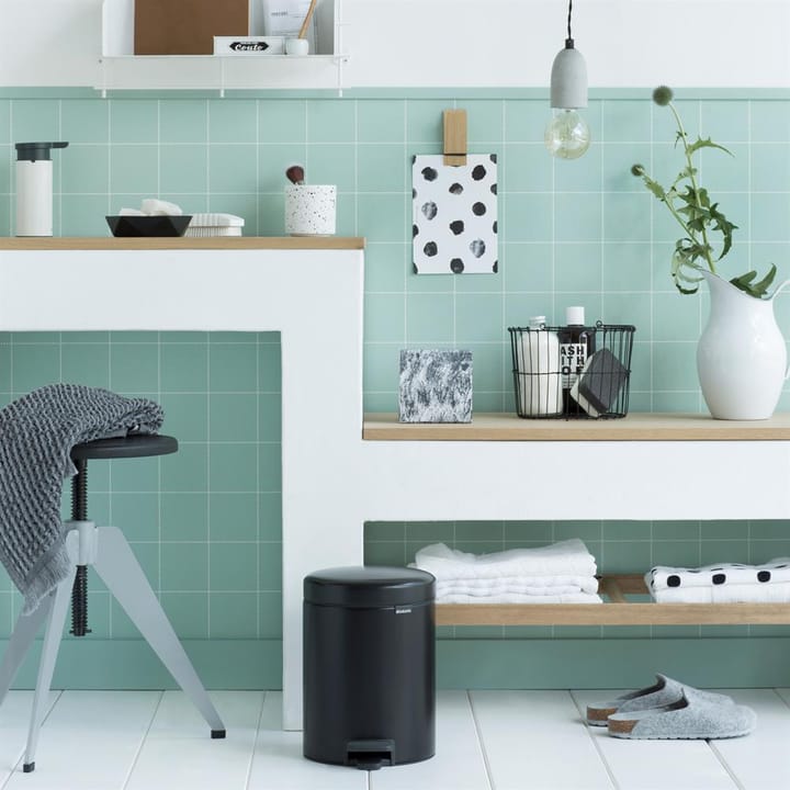 Cubo pedal newIcon 5L, Matt black (negro) Brabantia