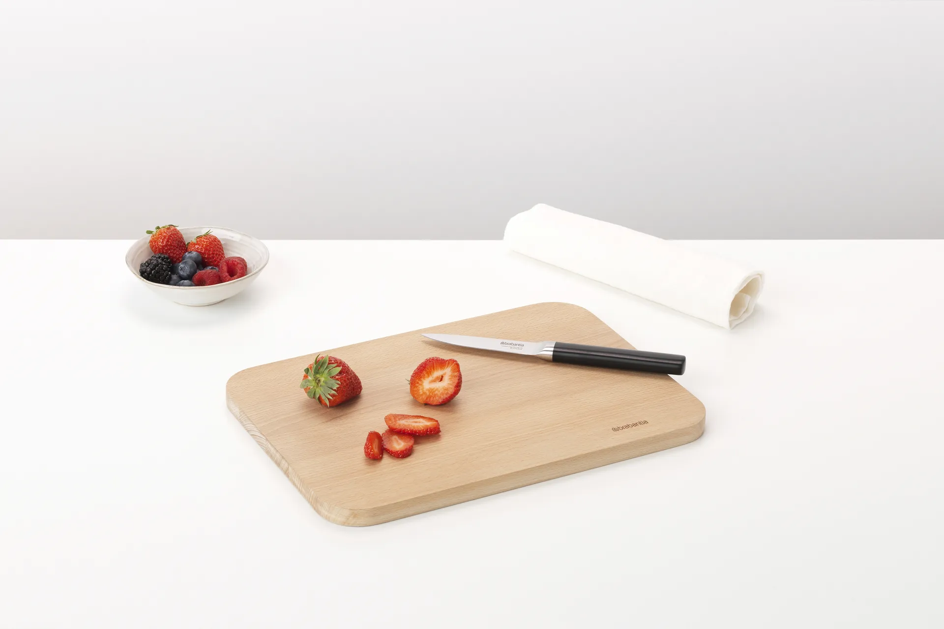Cuchillo de verduras Profile 22 cm, negro-acero inoxidable Brabantia
