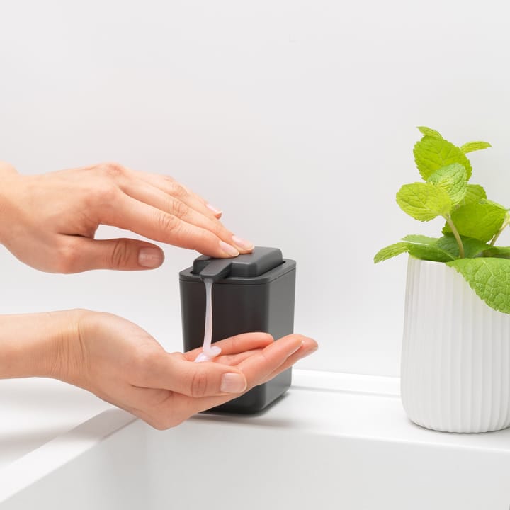 Dispensador de jabón para cocina Brabantia 11,5 cm, gris oscuro Brabantia