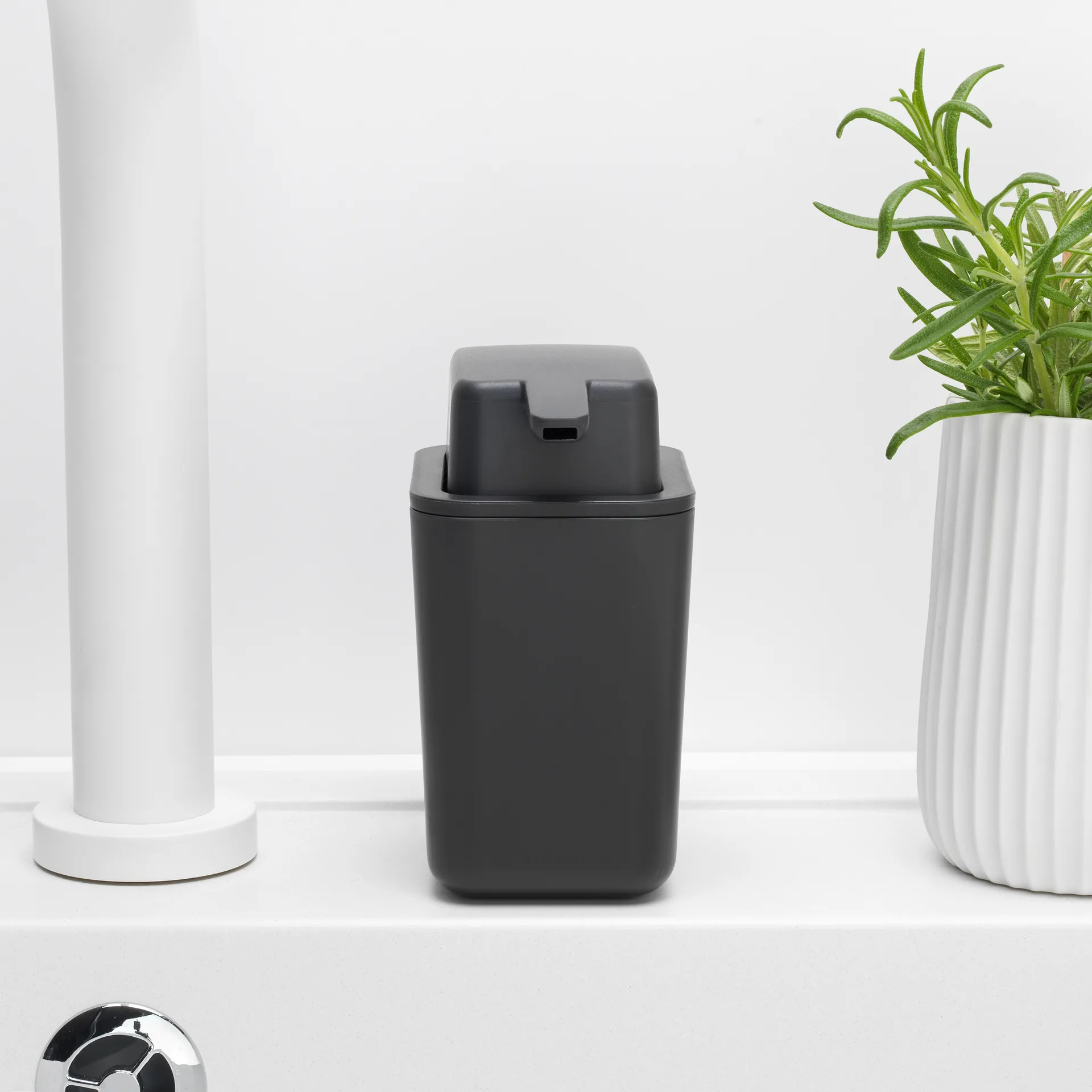 Dispensador de jabón para cocina Brabantia 11,5 cm, gris oscuro Brabantia