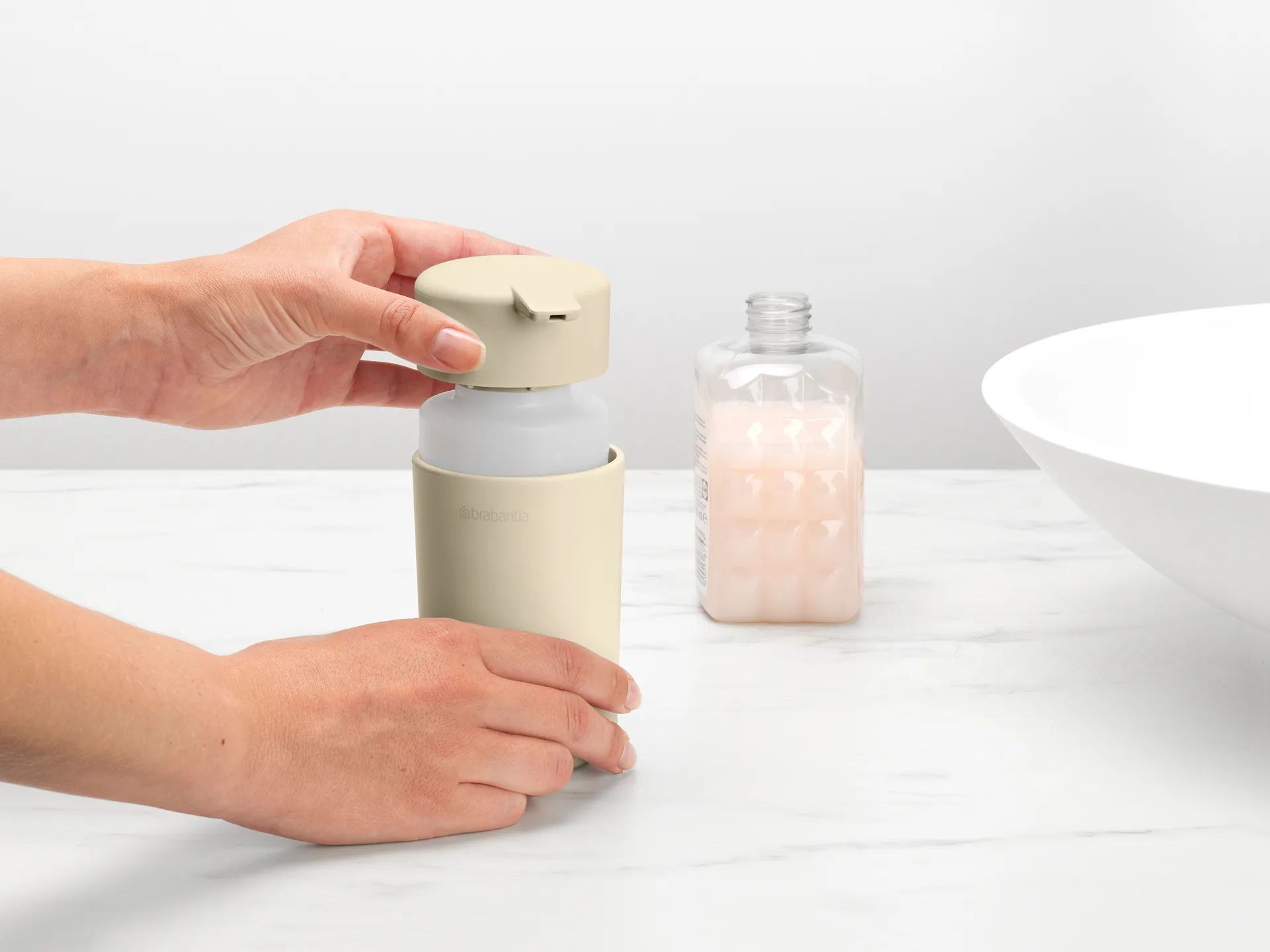 Dispensador de jabón ReNew Brabantia 14 cm, Soft Beige Brabantia