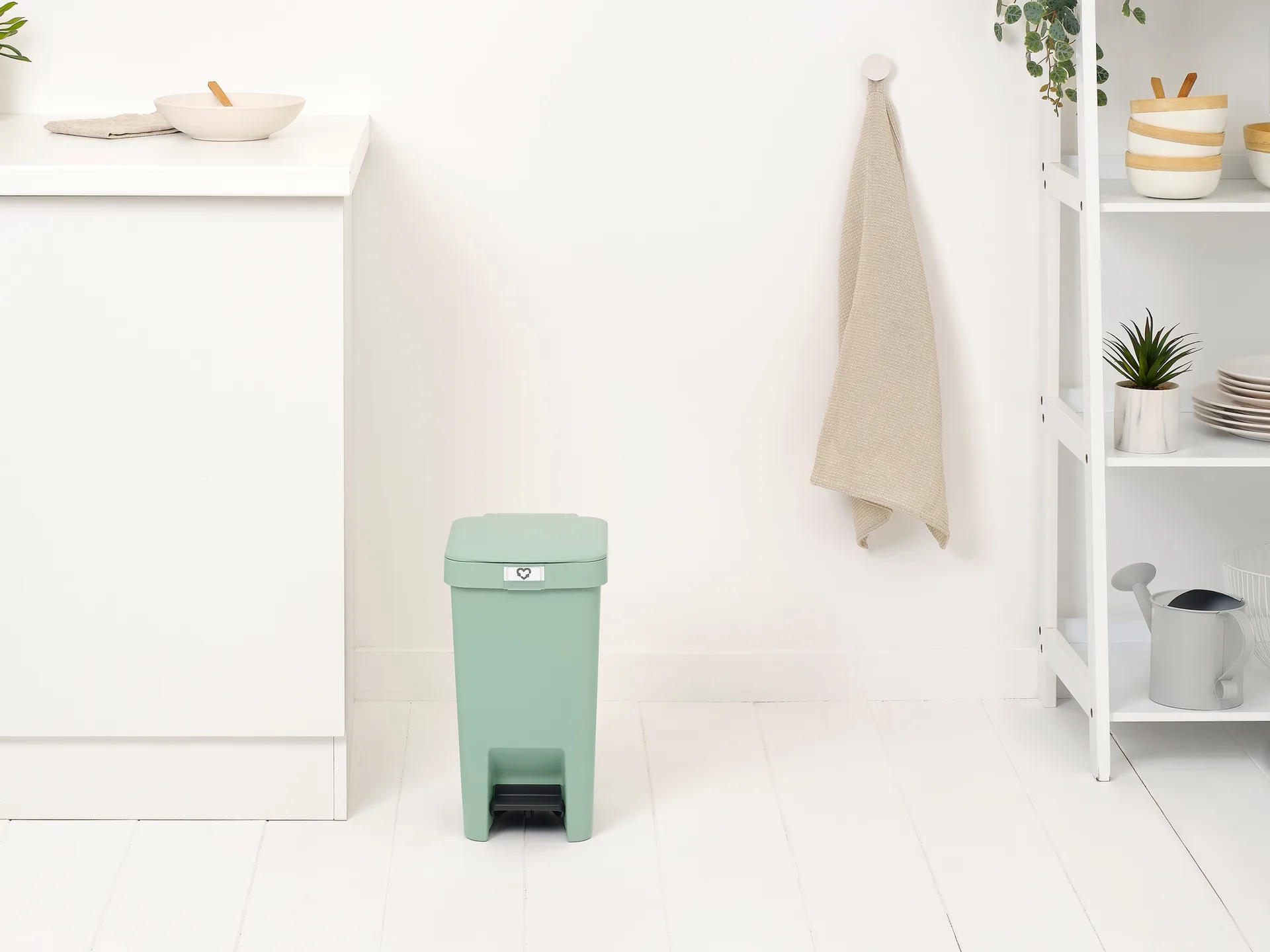 Papelera con pedal StepUp de 10 L, Jade green Brabantia