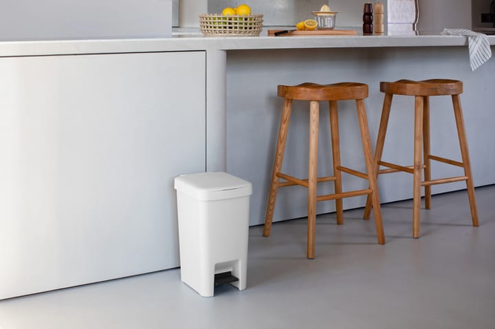 Papelera con pedal StepUp de 16 L, Gris claro Brabantia