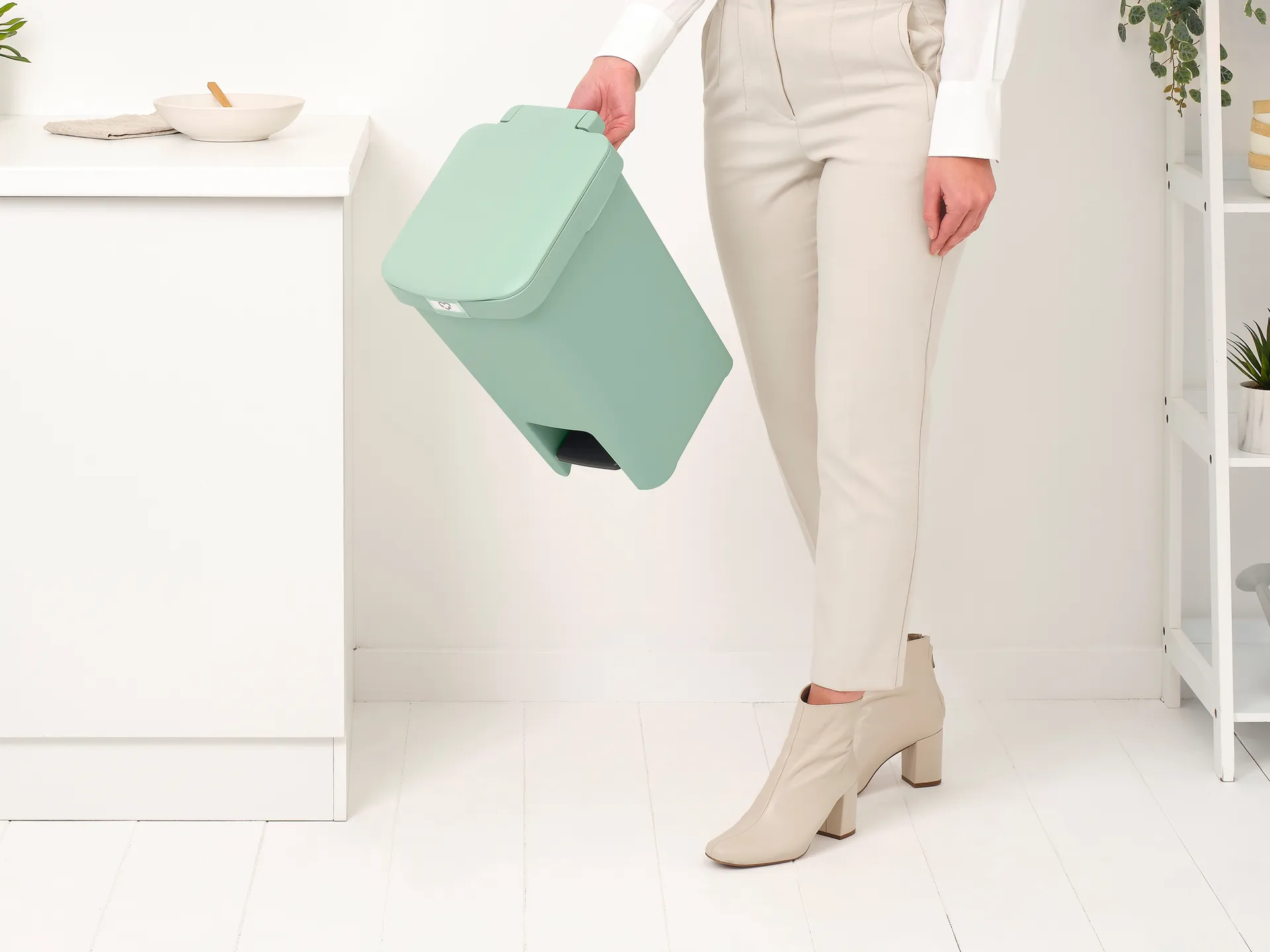 Papelera con pedal StepUp de 16 L, Jade green Brabantia