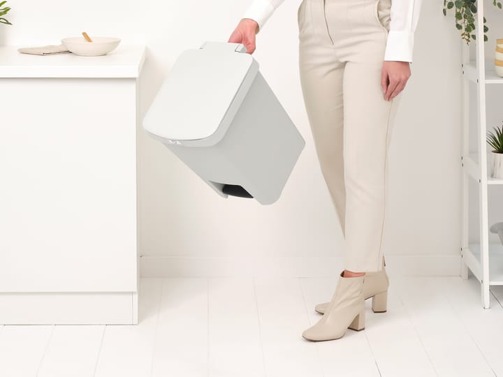 Papelera con pedal StepUp de 25 L, Gris claro Brabantia