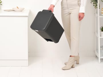 Papelera con pedal StepUp de 25 L - Gris oscuro - Brabantia