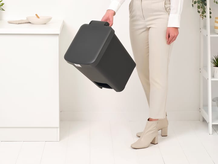 Papelera con pedal StepUp de 25 L, Gris oscuro Brabantia