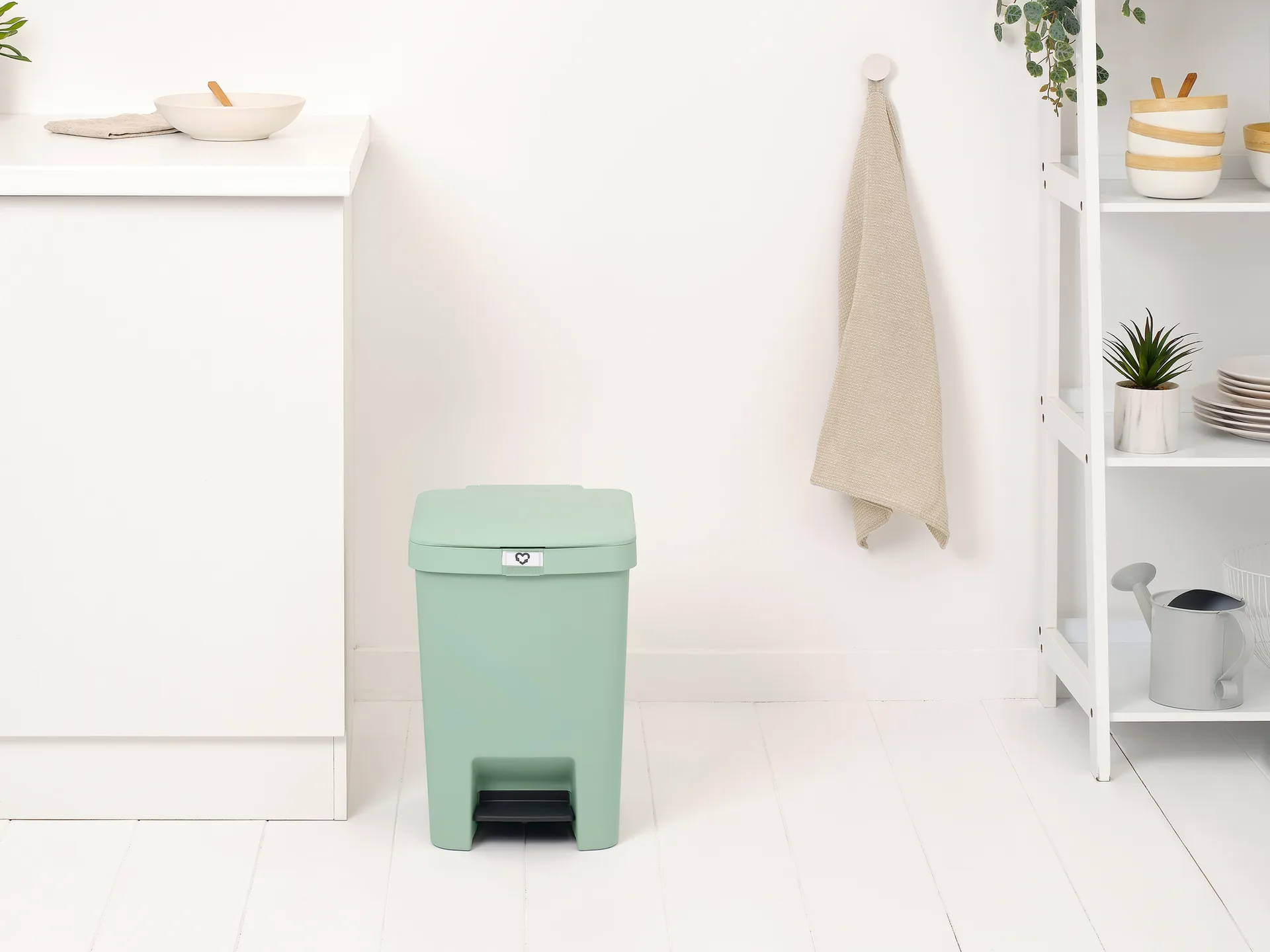 Papelera con pedal StepUp de 25 L, Jade green Brabantia