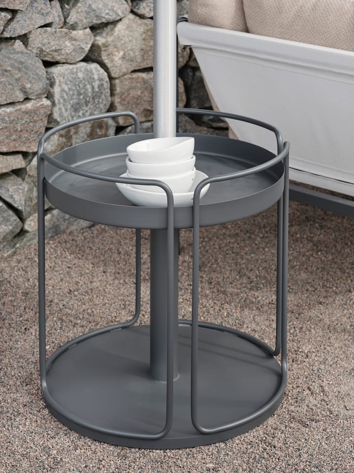 Mesa auxiliar y base para sombrilla Shady, Zin red Brafab