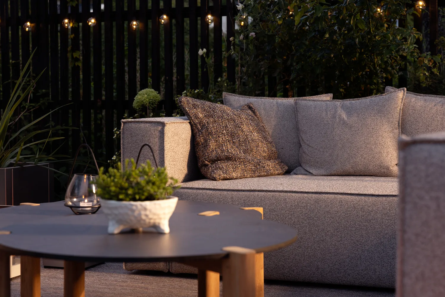 Módulo de sofá Muki, Light taupe, terminación derecha Brafab