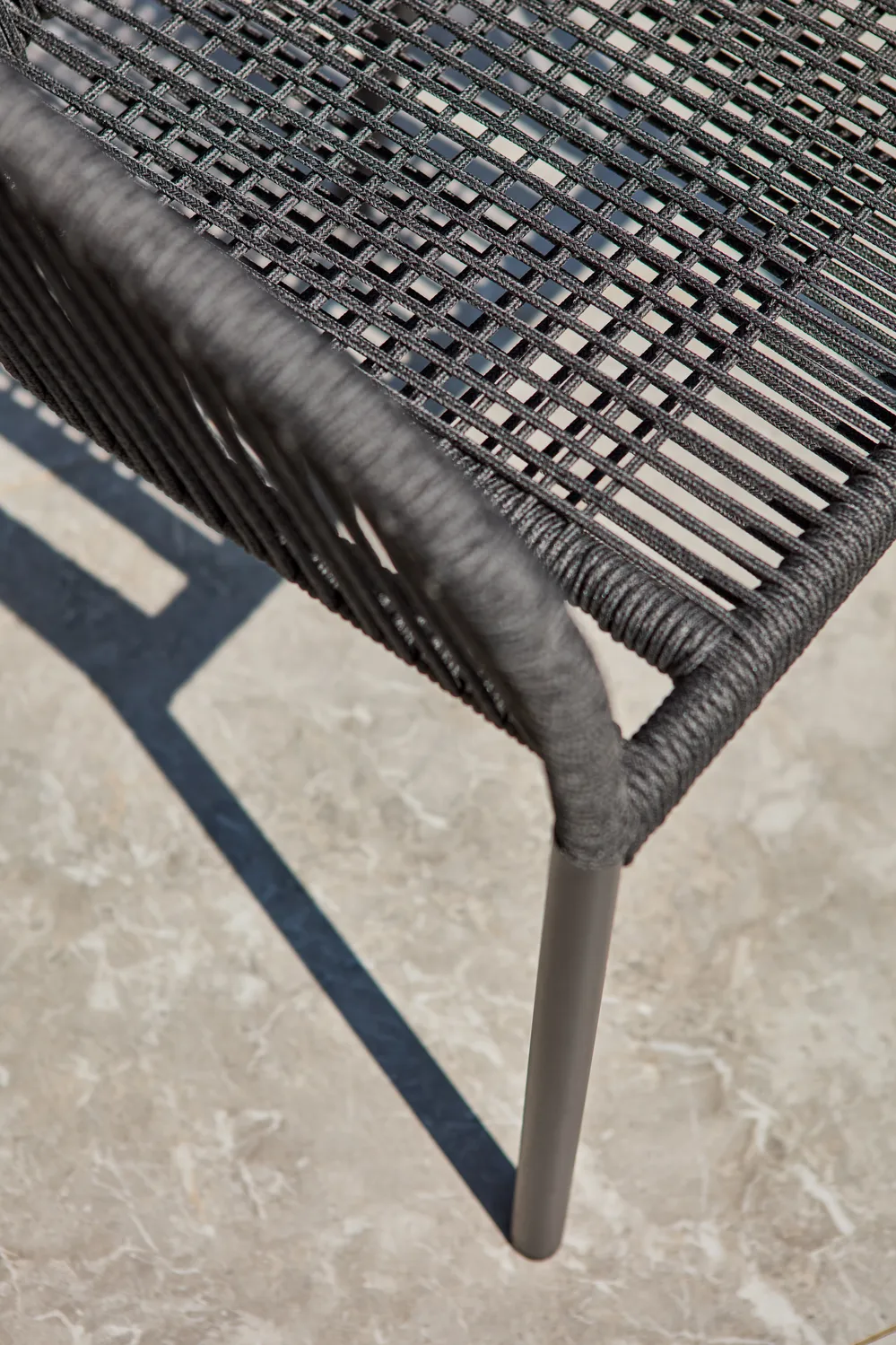 Sillón Delta con brazos, Negro Brafab