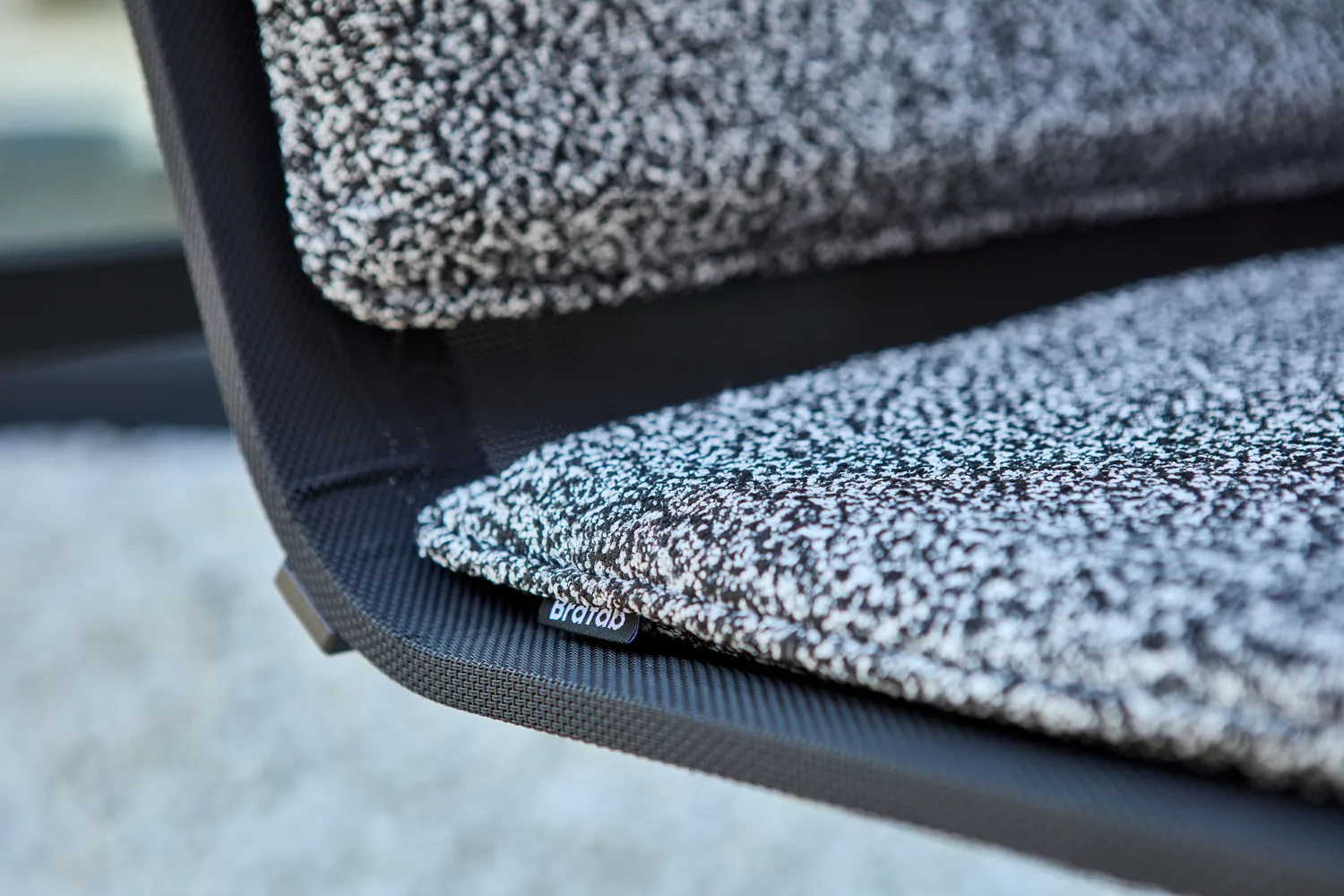 Sillón lounge Soro, Negro-teddy ant Brafab