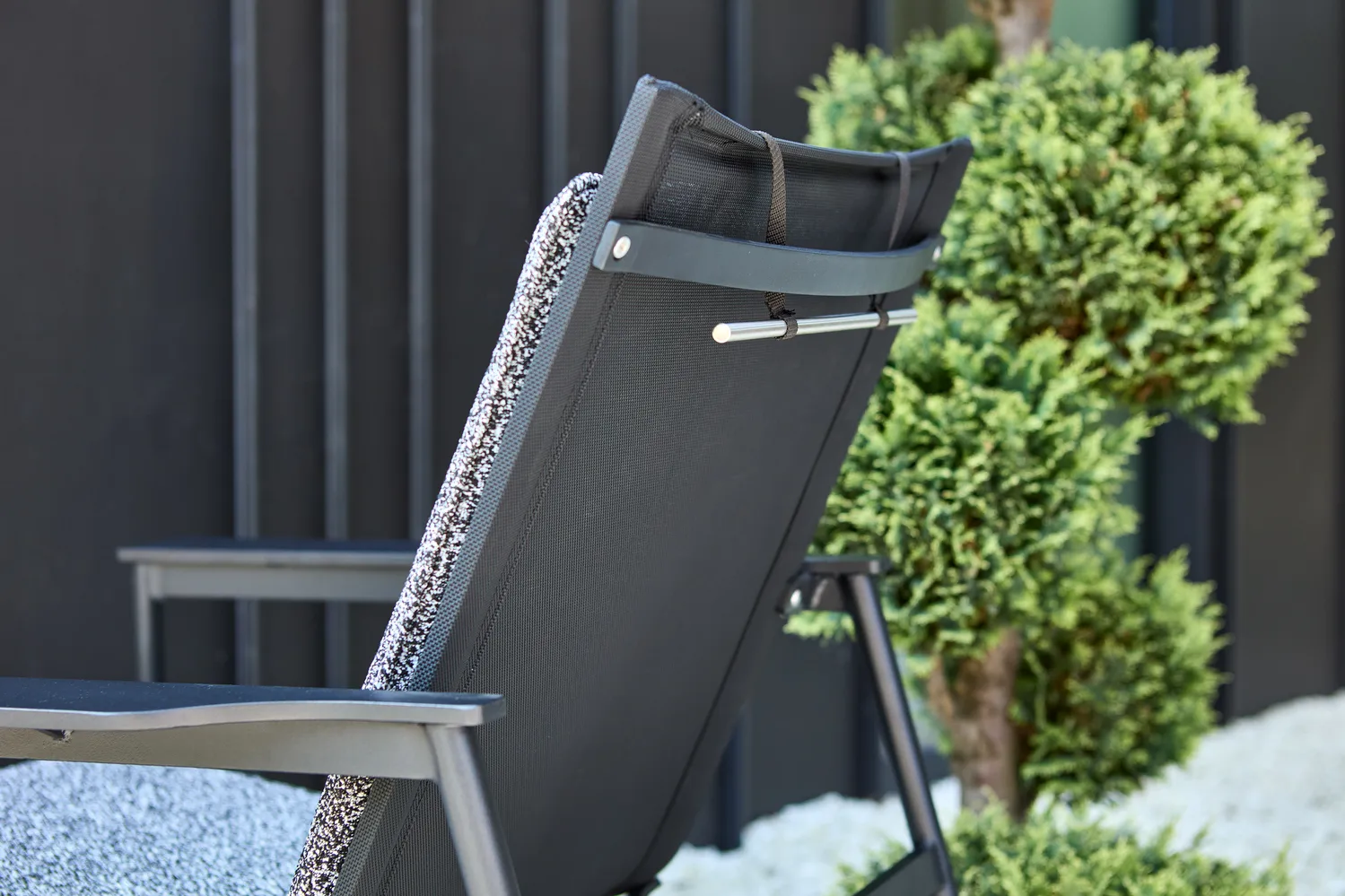 Sillón lounge Soro, Negro-teddy ant Brafab