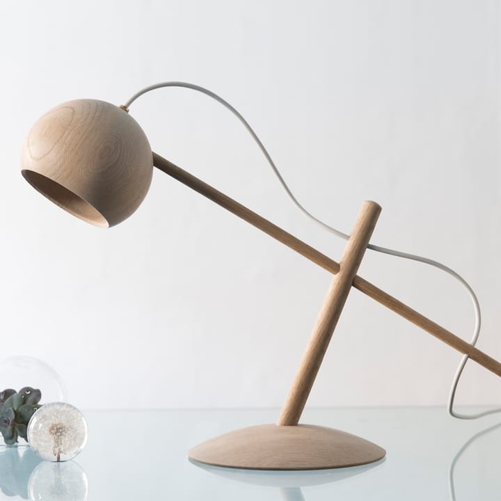 Lámpara de mesa Lune, Roble aceitado humo Brdr. Krüger