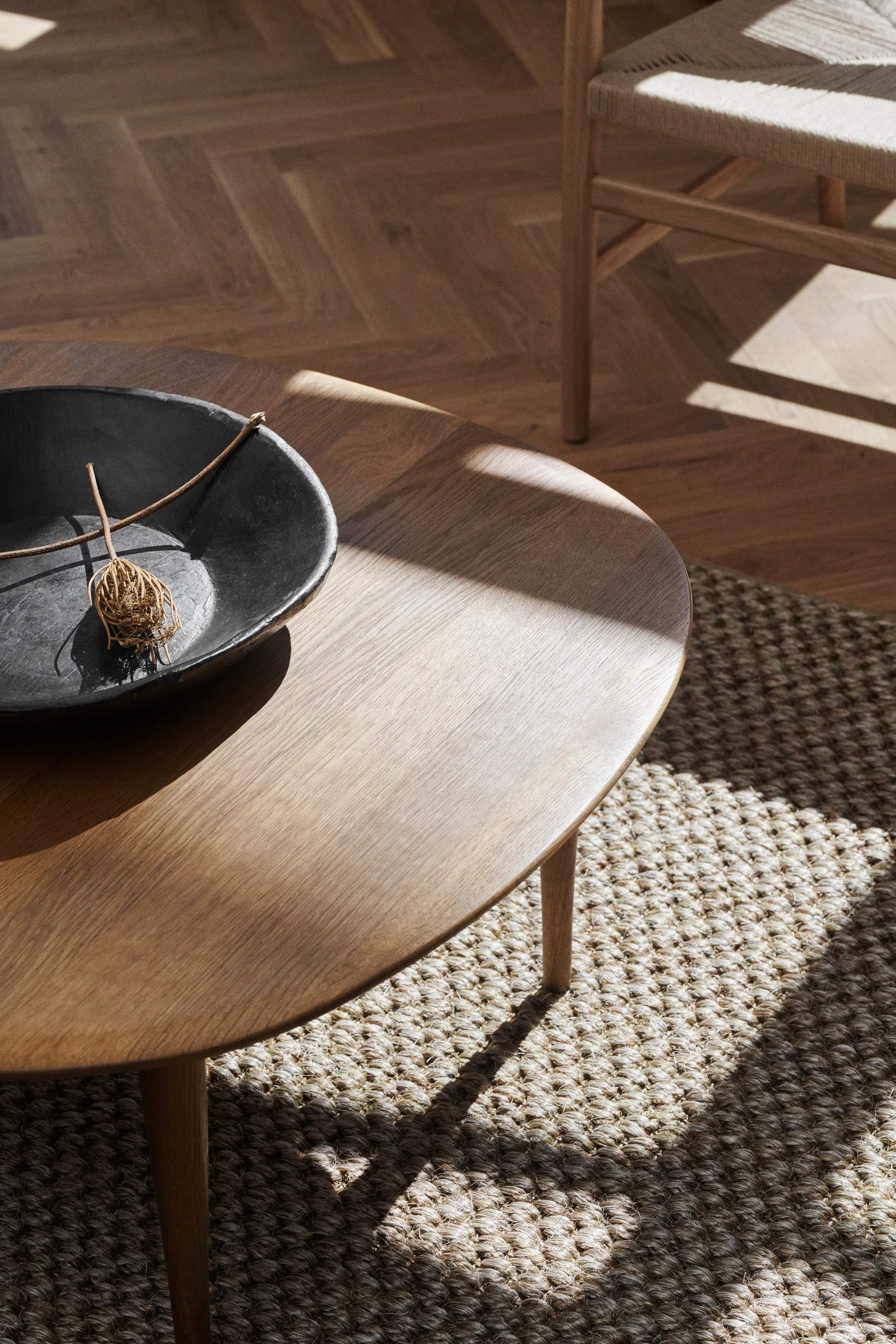 Mesa de centro Jari Ø85 cm, Roble aceitado ahumado Brdr. Krüger