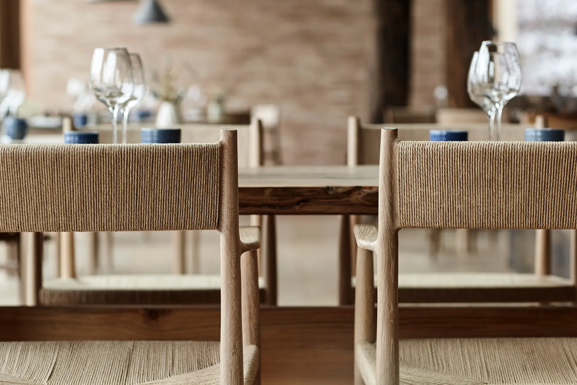 Silla con reposabrazos Arv asiento tejido, Roble aceitado blanco-cordón de papel Brdr. Krüger