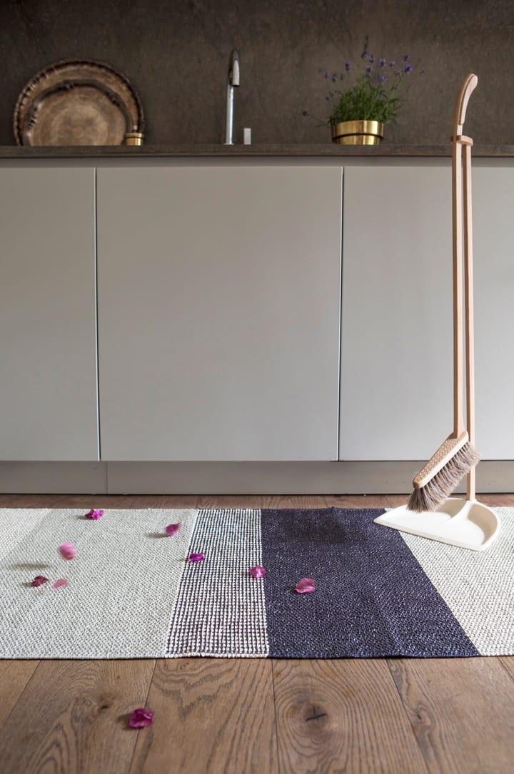 Afombra de plástico Seasons 70x300 cm, berry (rosa/morado) Brita Sweden