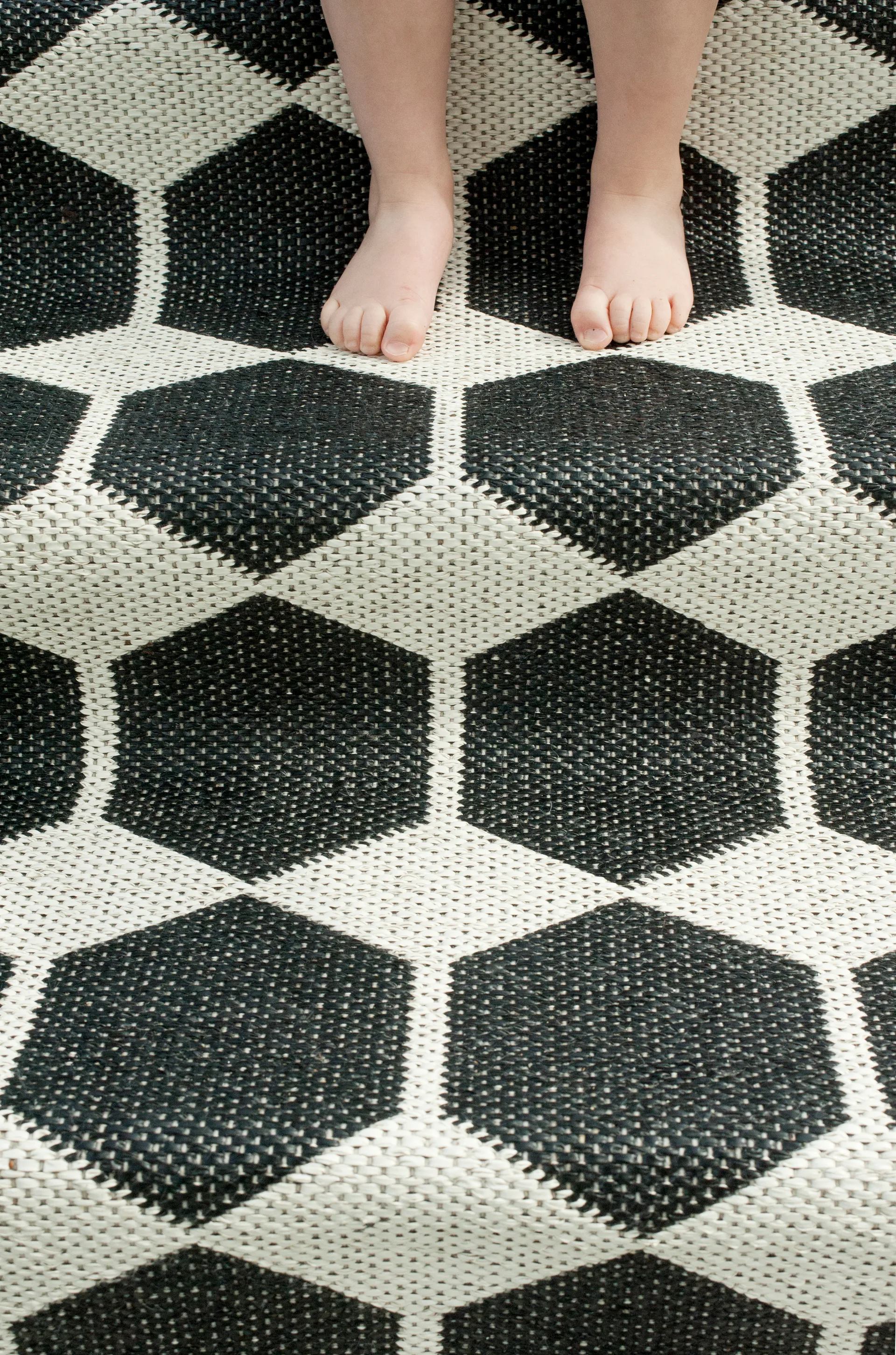 Alfombra Anna, grande negro, 150 x 200 cm Brita Sweden