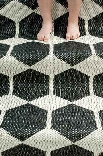 Alfombra Anna, grande negro - 150 x 200 cm - Brita Sweden