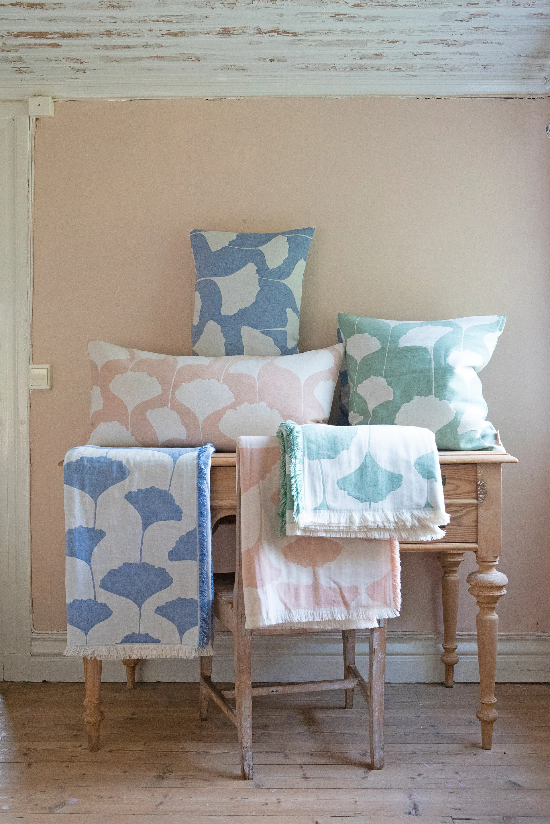 Manta de algodón Ginko 130x170 cm, azul-blanco (Indigo) Brita Sweden