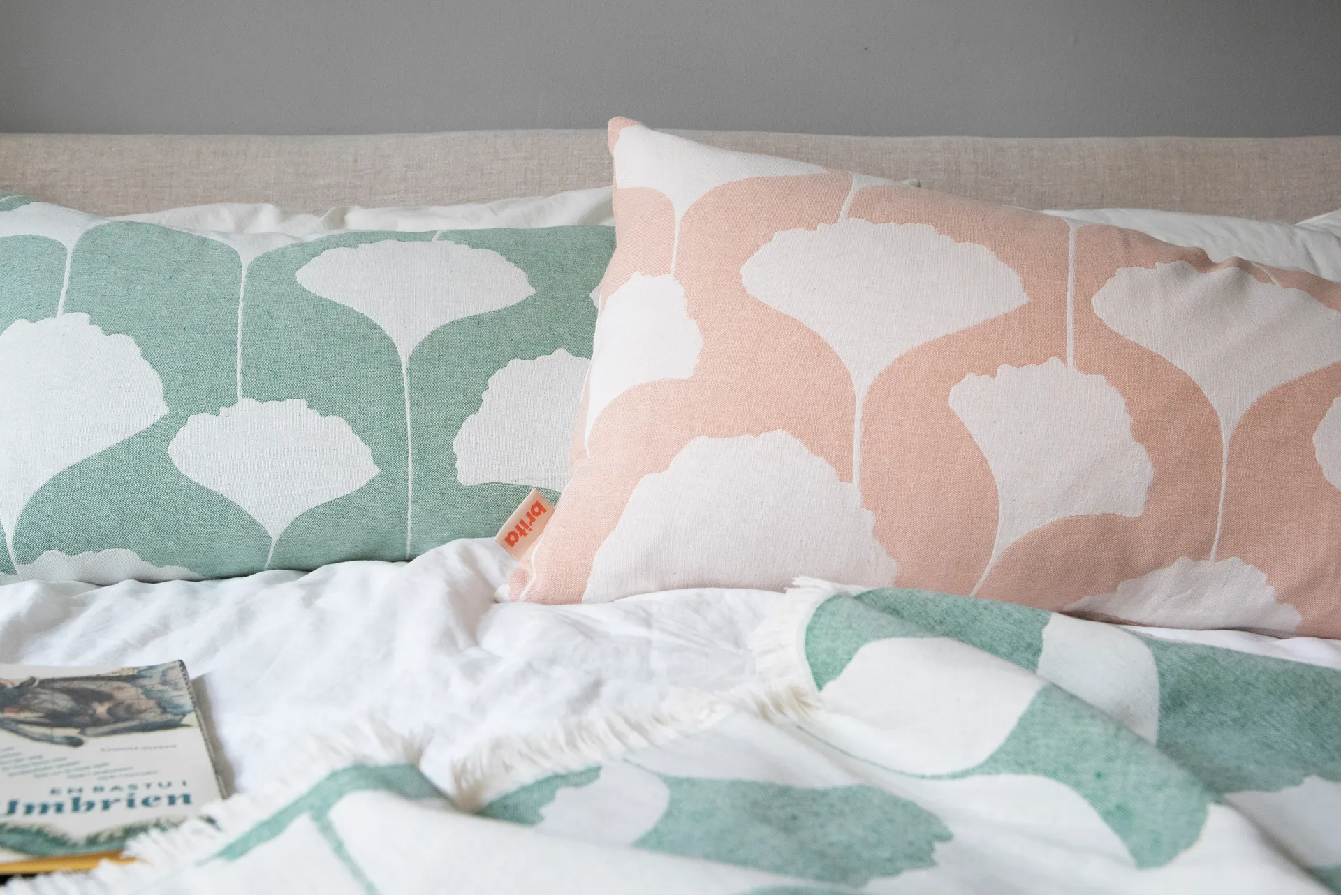 Manta de algodón Ginko 130x170 cm, verde-blanco (Emerald) Brita Sweden