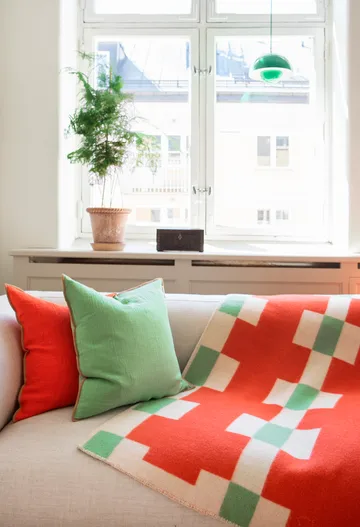 Manta Marta - Red, 180x130 cm - Brita Sweden