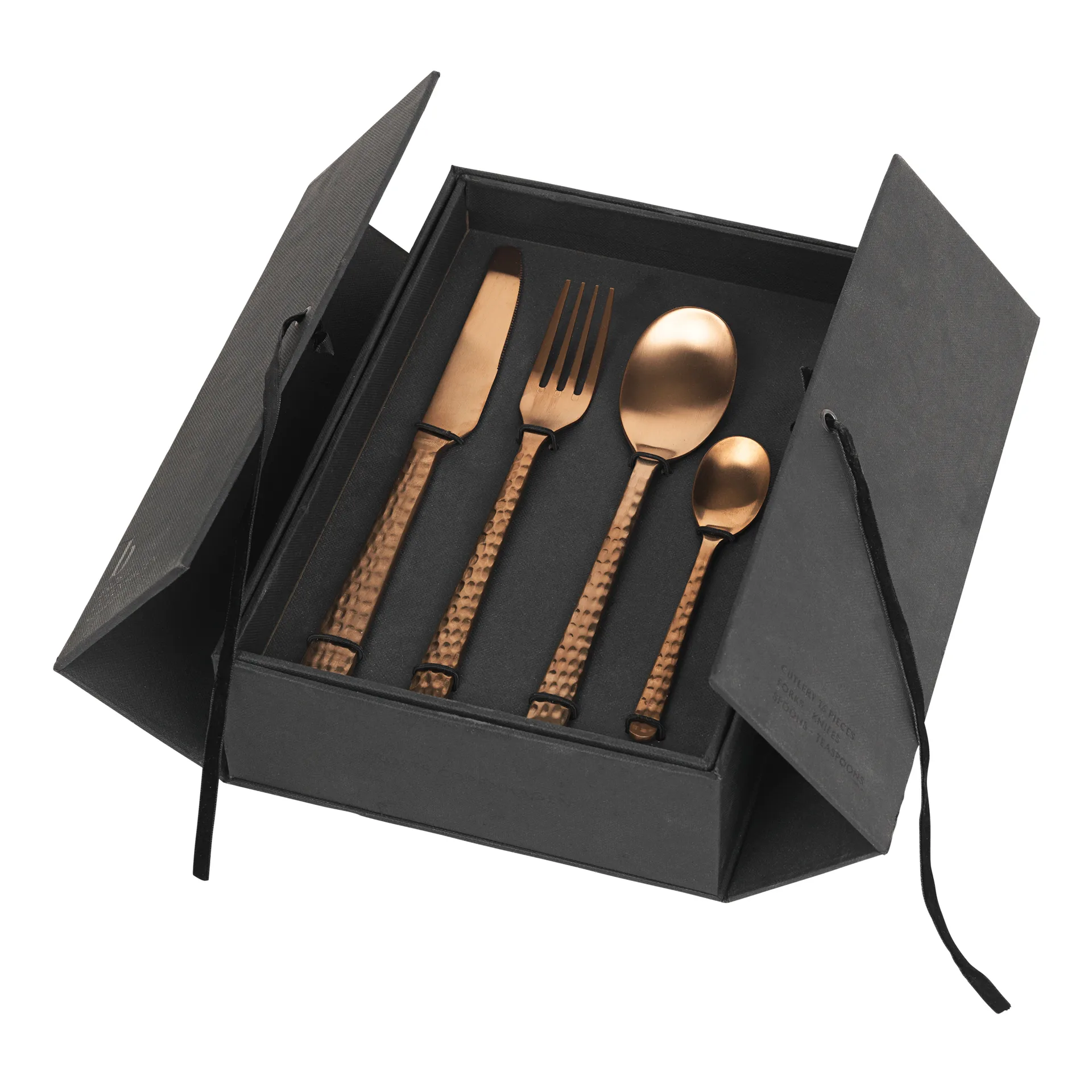 Cubiertos Hune 16 piezas, Copper hammered Broste Copenhagen