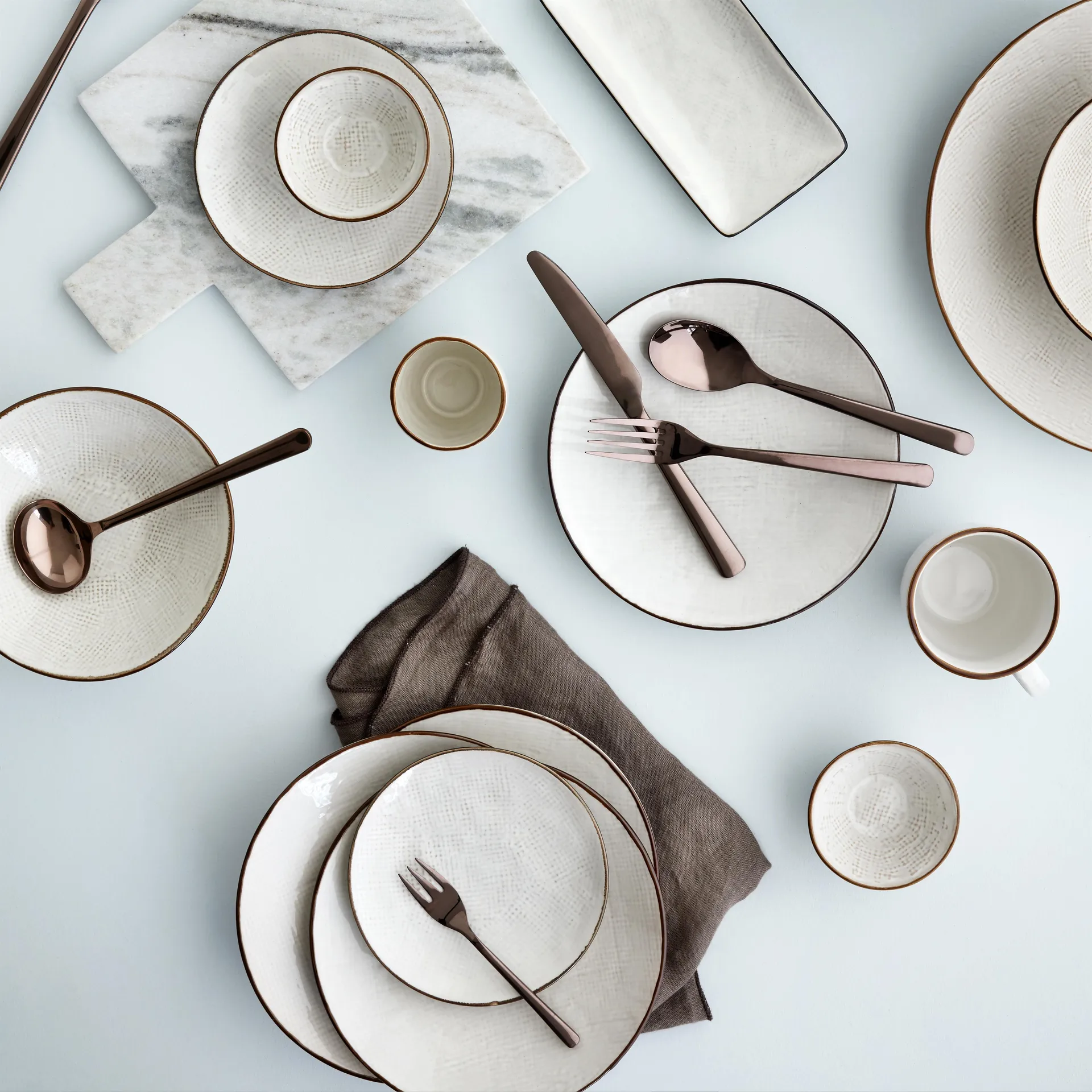 Cubiertos Hune 16 piezas, titanium espresso Broste Copenhagen