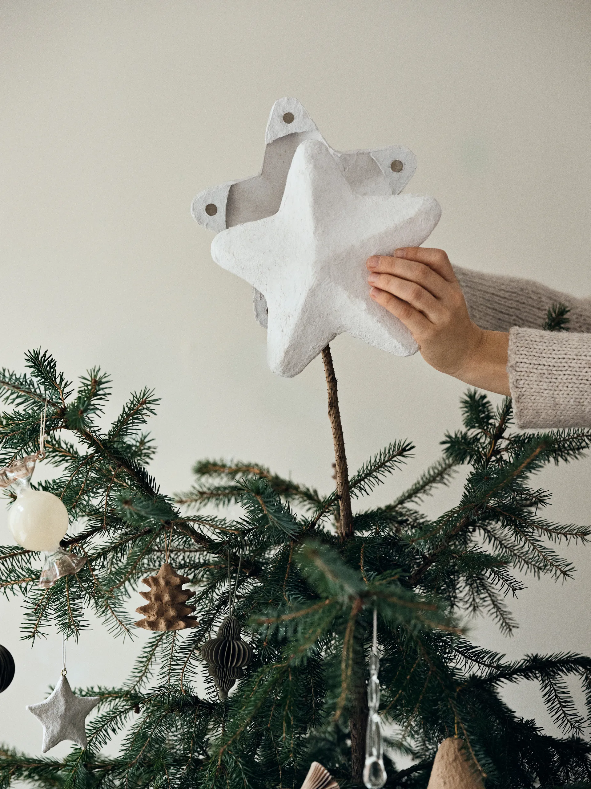 Estrella para árbol de Navidad Pulp 22 cm, White Broste Copenhagen