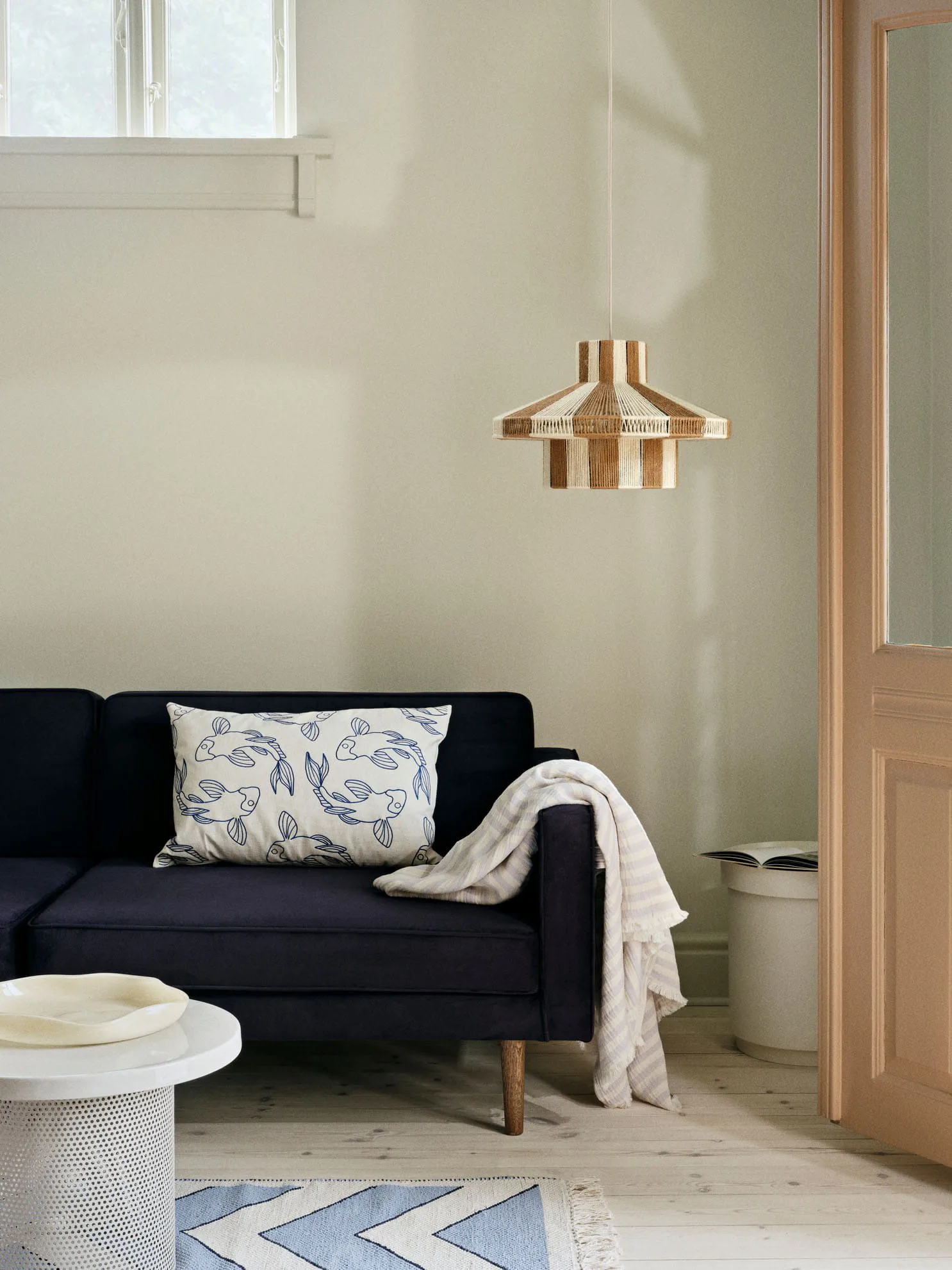 Funda de cojín Koi 40x60 cm, Intense blue Broste Copenhagen