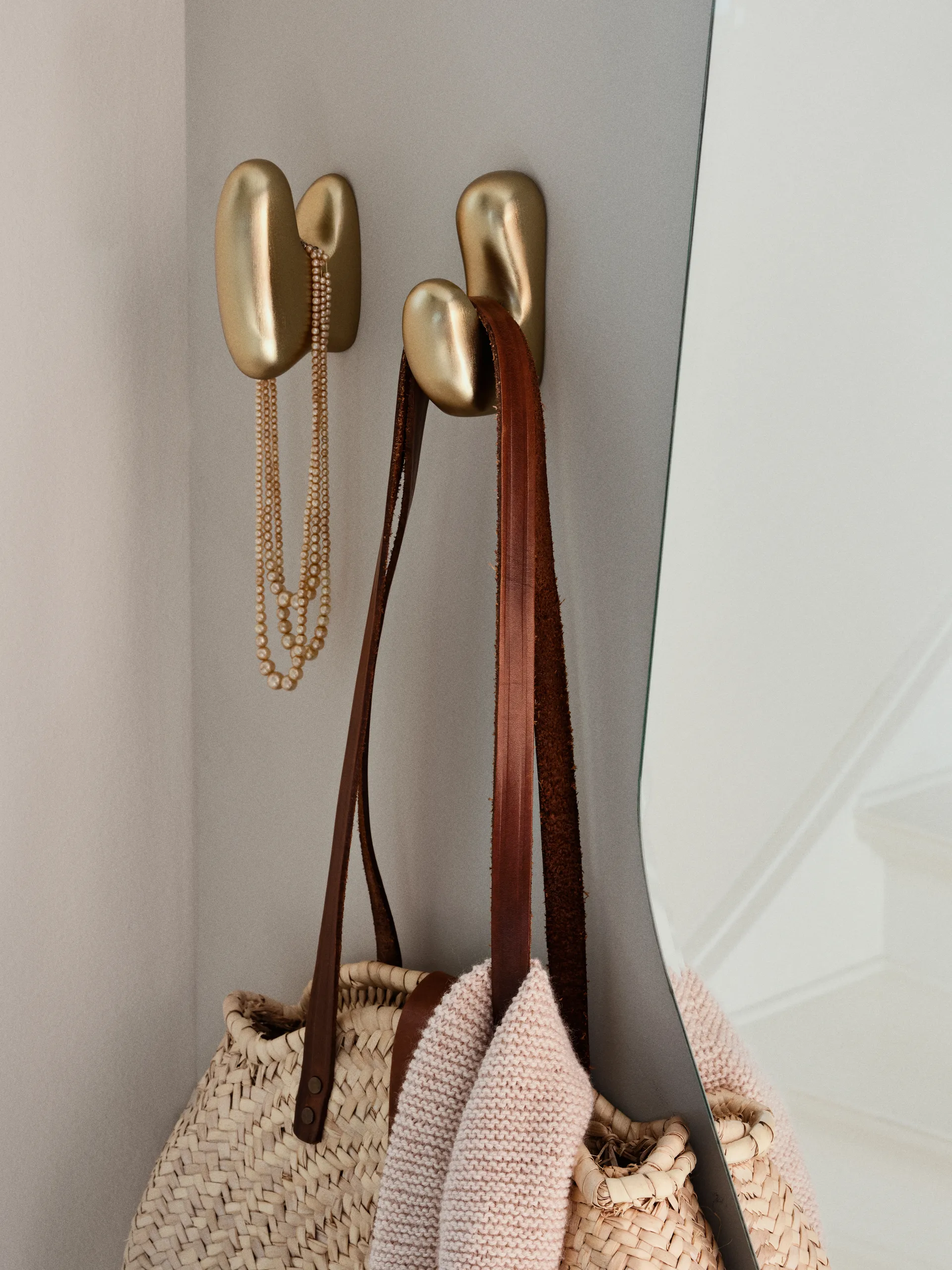 Gancho Roberta 10x7 cm, Brass finish Broste Copenhagen