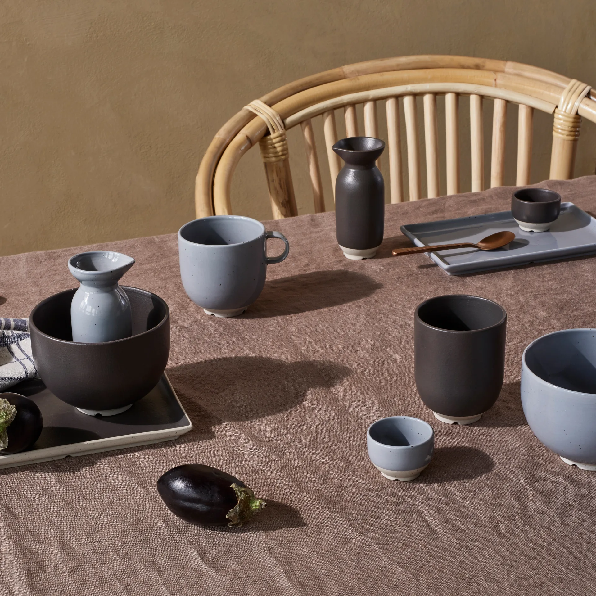 Jarra Eli 10 cl, Matte charcoal Broste Copenhagen