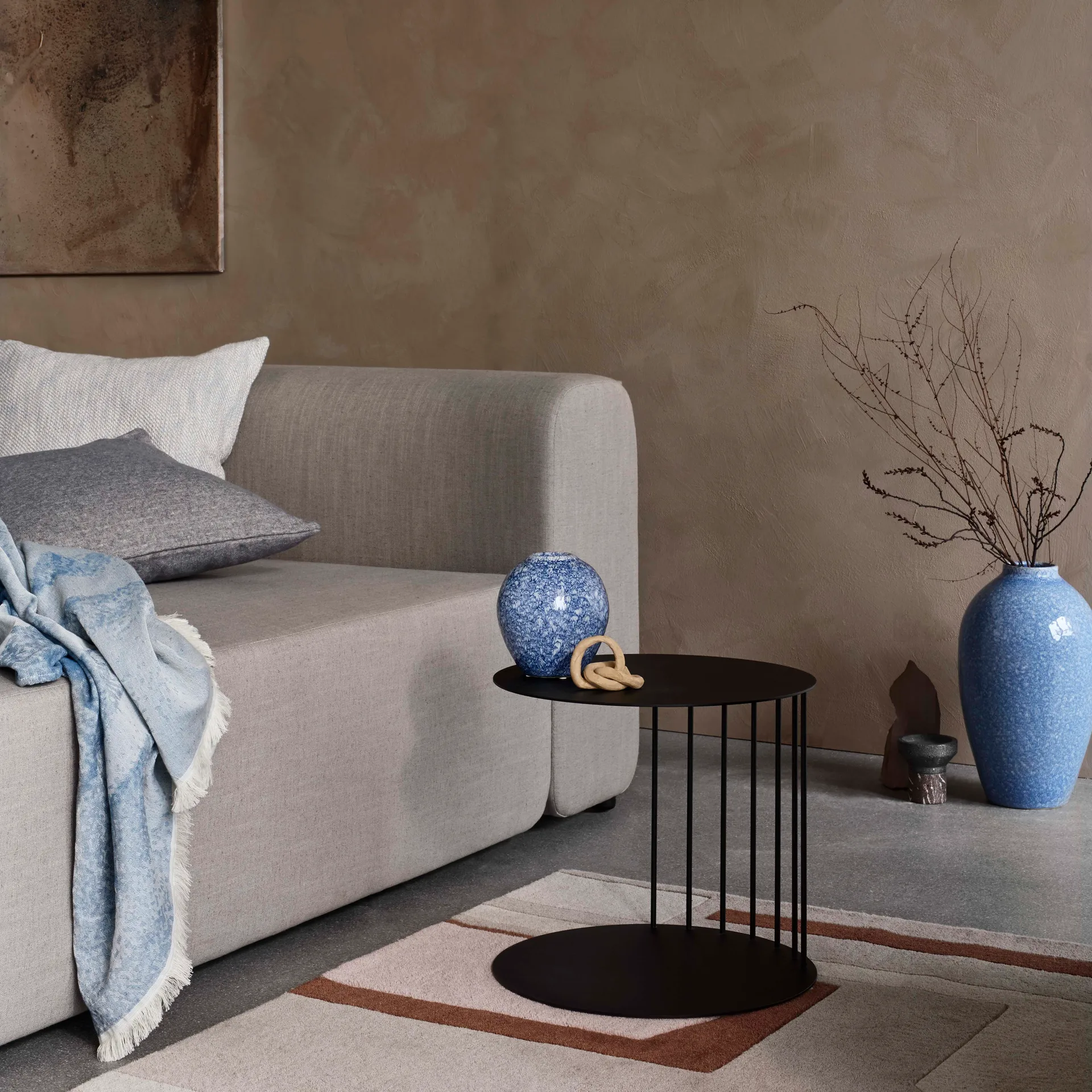 Jarrón de cerámica Ingrid 25,5 cm, Insignia blue-white Broste Copenhagen
