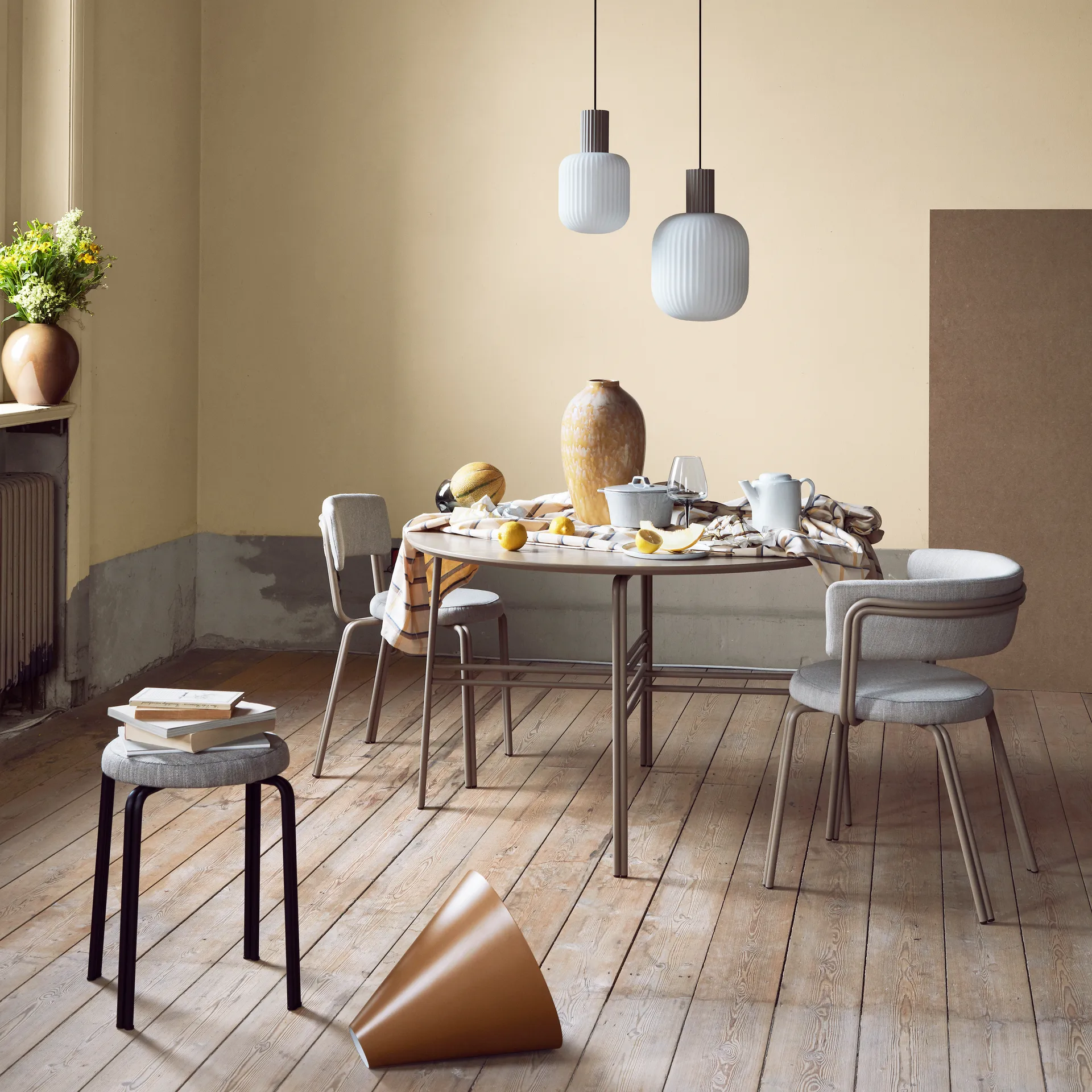 Mantel Zappa 160x200 cm, Pale banana yellow Broste Copenhagen