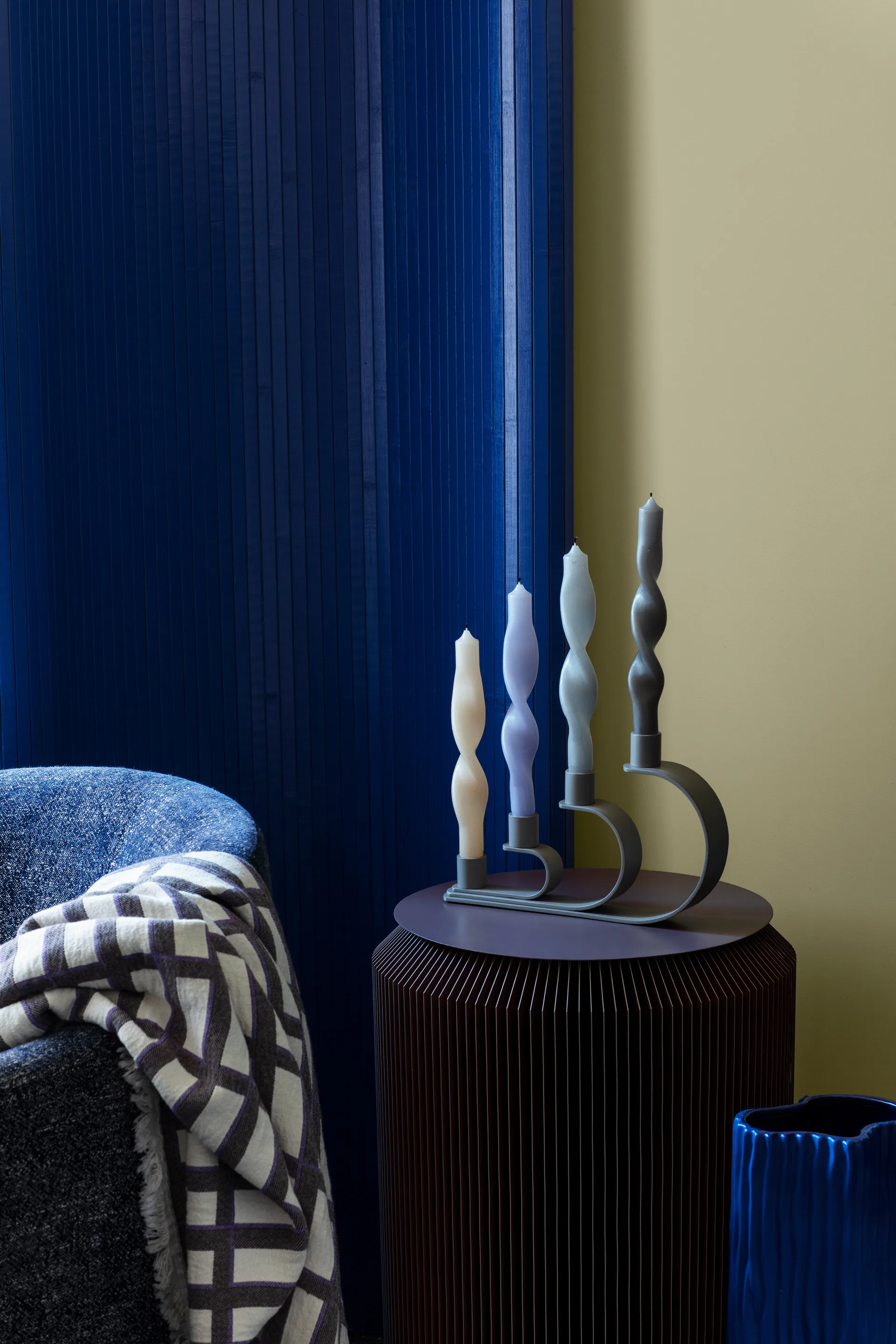 Set de 2 velas en espiral Twist twisted candles 23 cm, Walnut Broste Copenhagen