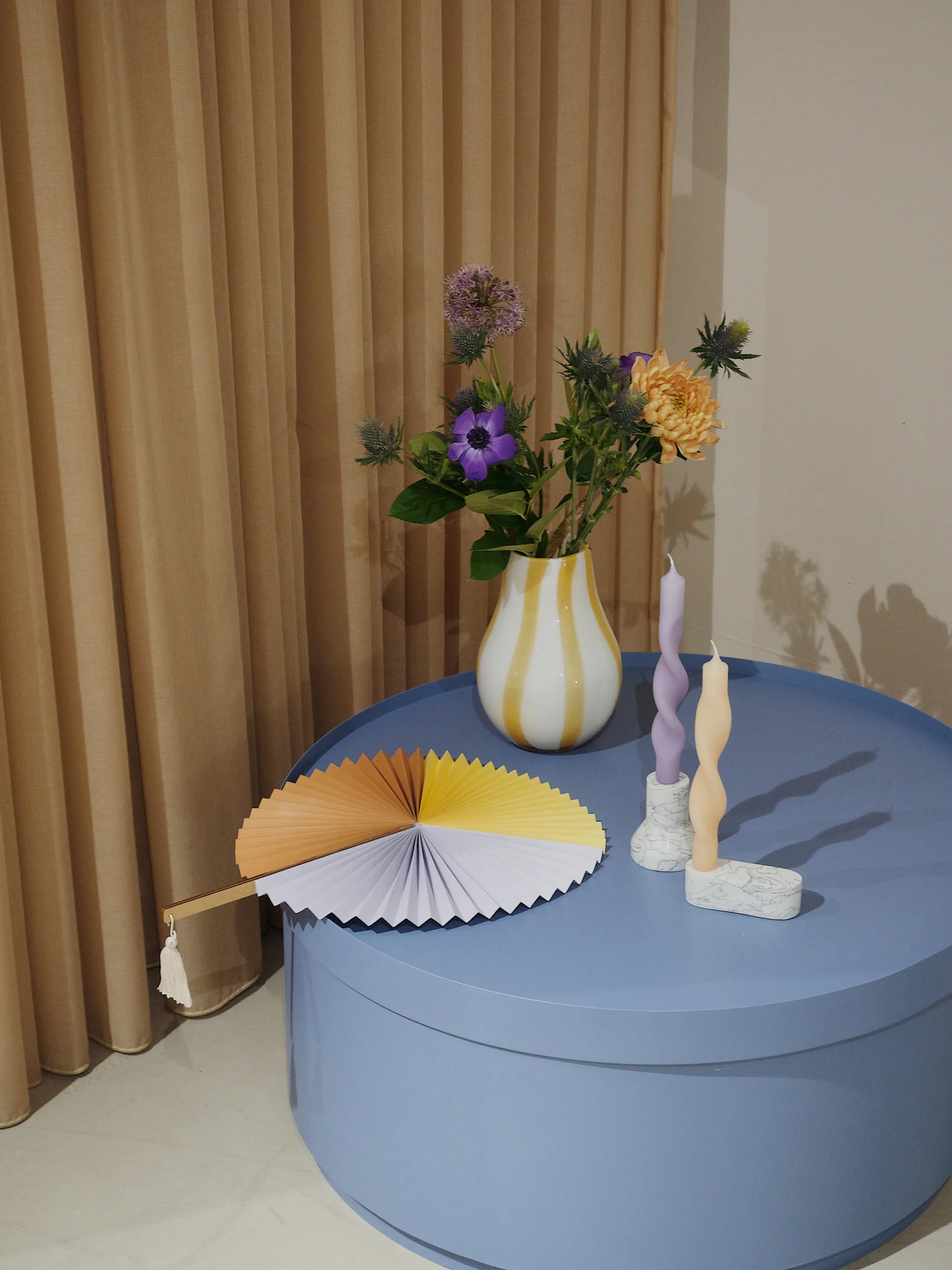 Set de 2 velas en espiral Twist twisted candles 23 cm, Walnut Broste Copenhagen