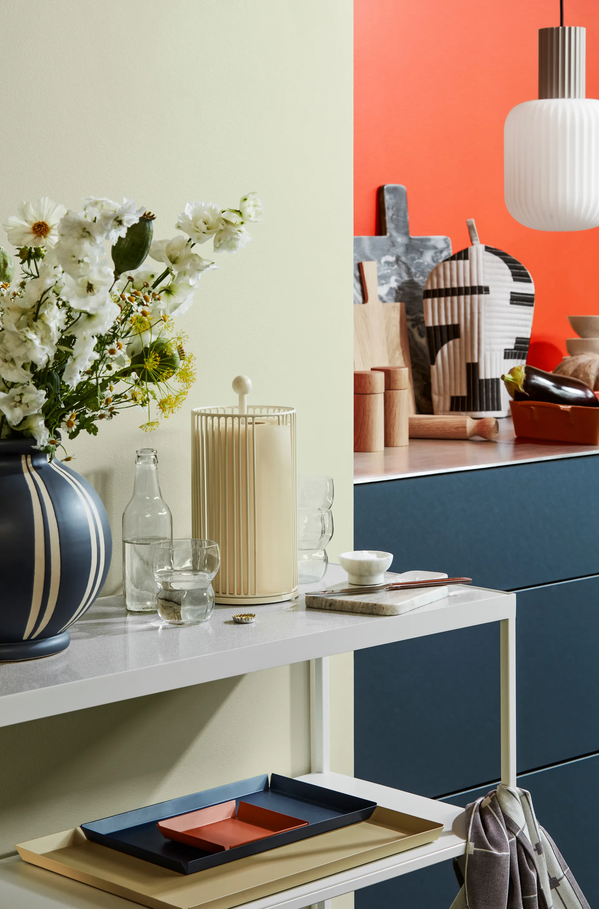 Soporte de papel de cocina Edda 28 cm, Light warm grey Broste Copenhagen