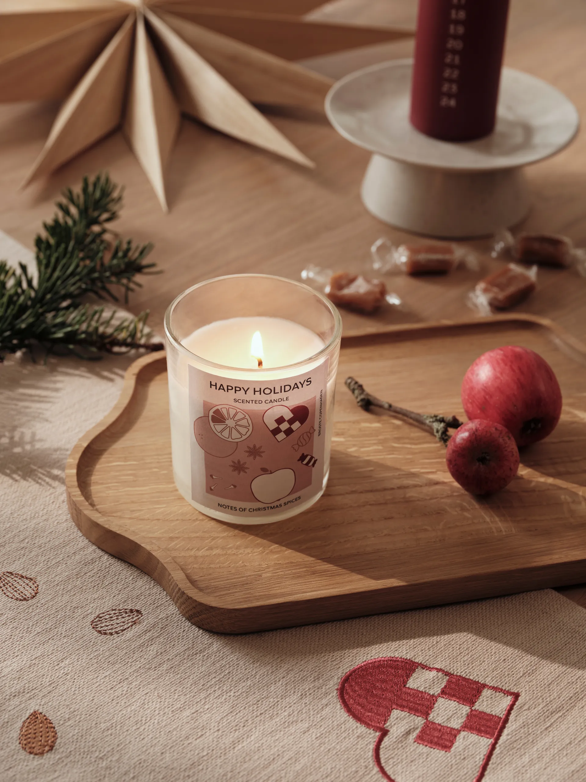Vela aromática Happy Holidays 32 h, White Broste Copenhagen